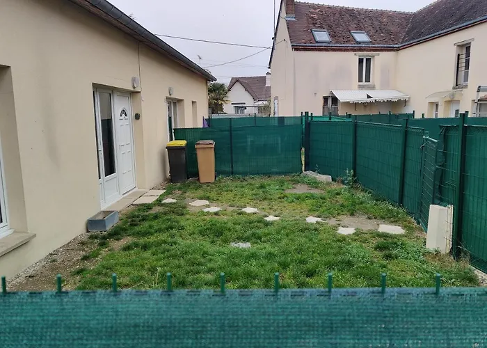 Maison 3 Chambres. Cour Privative 2 Places De Parking Privatives