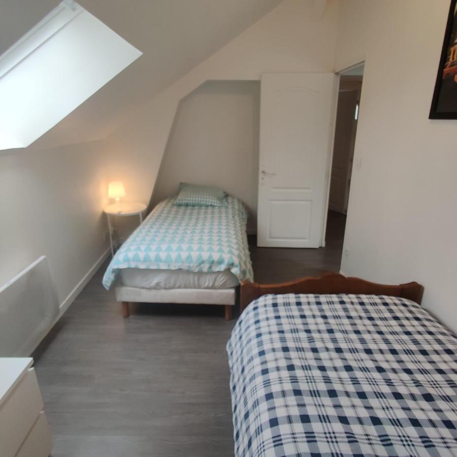 Maison 3 Chambres. Cour Privative 2 Places De Parking Privatives Apartment Corquilleroy