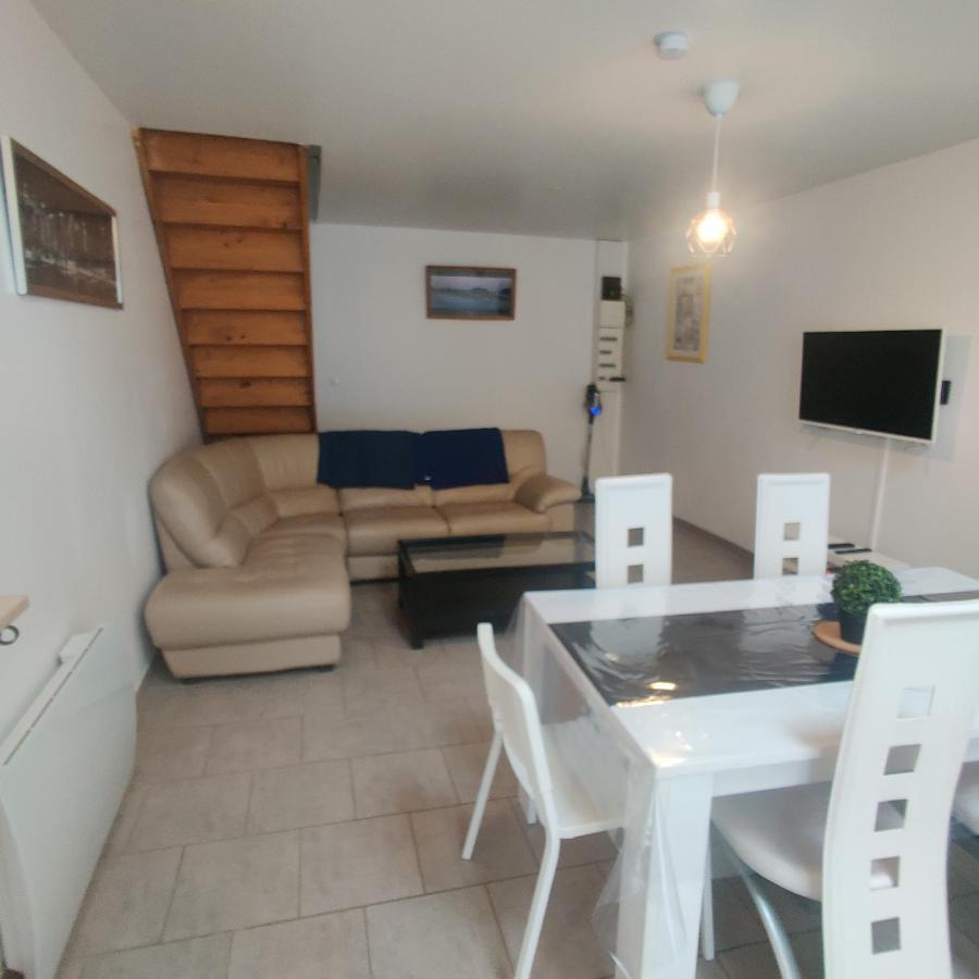 Apartment Maison 3 Chambres. Cour Privative 2 Places De Parking Privatives *