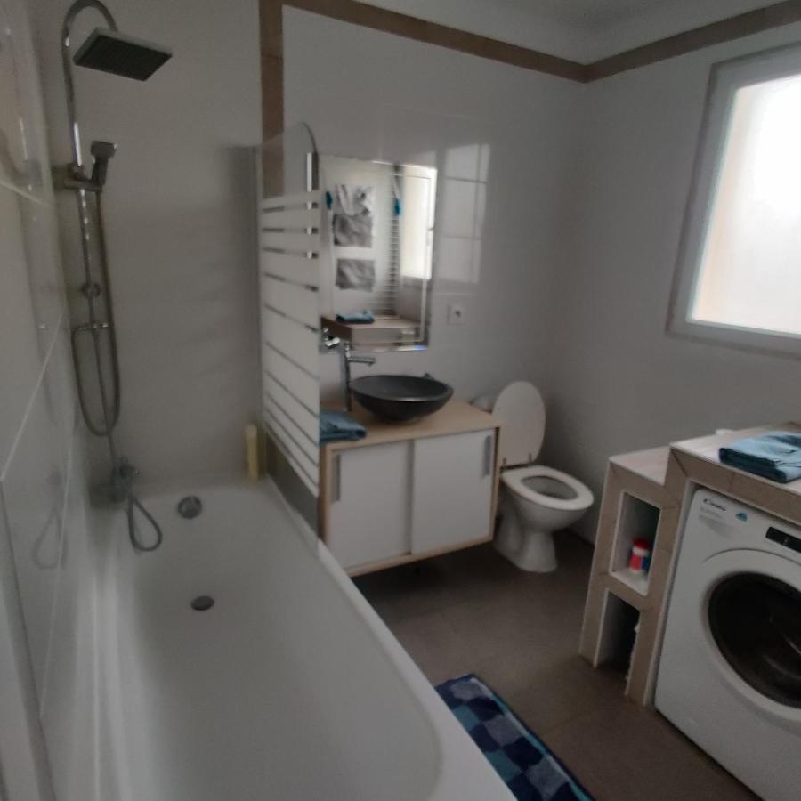 Maison 3 Chambres. Cour Privative 2 Places De Parking Privatives * Corquilleroy