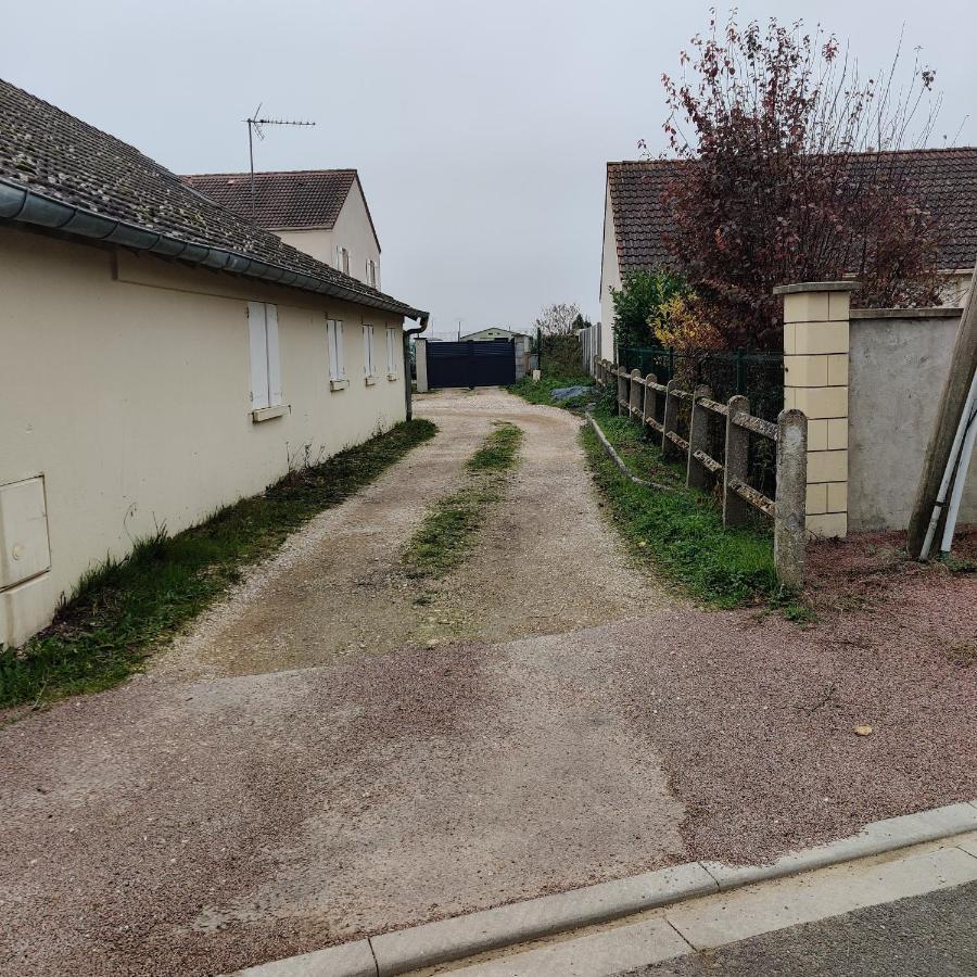 Apartment Maison 3 Chambres. Cour Privative 2 Places De Parking Privatives Corquilleroy